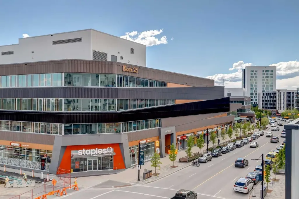 3107 Warren Street NW Calgary AB T3B 0M2