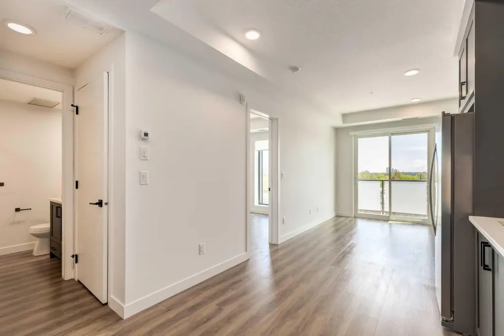 3107 Warren Street NW Calgary AB T3B 0M2