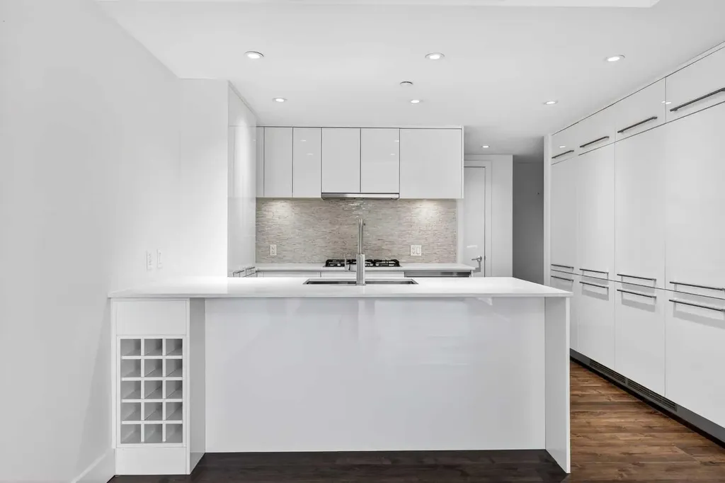 1025 5 Avenue SW Calgary AB T2P 1N4