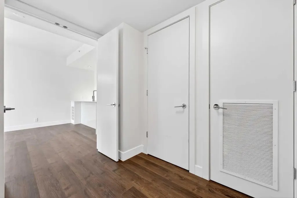 1025 5 Avenue SW Calgary AB T2P 1N4