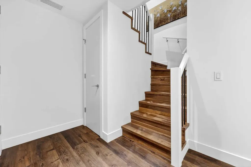 1025 5 Avenue SW Calgary AB T2P 1N4