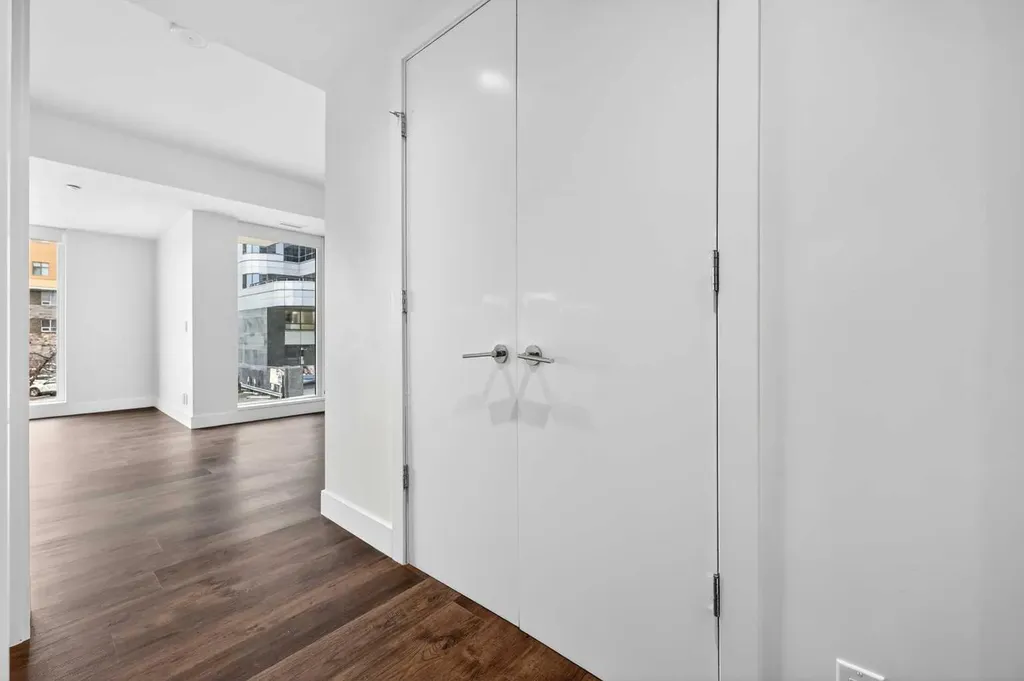 1025 5 Avenue SW Calgary AB T2P 1N4