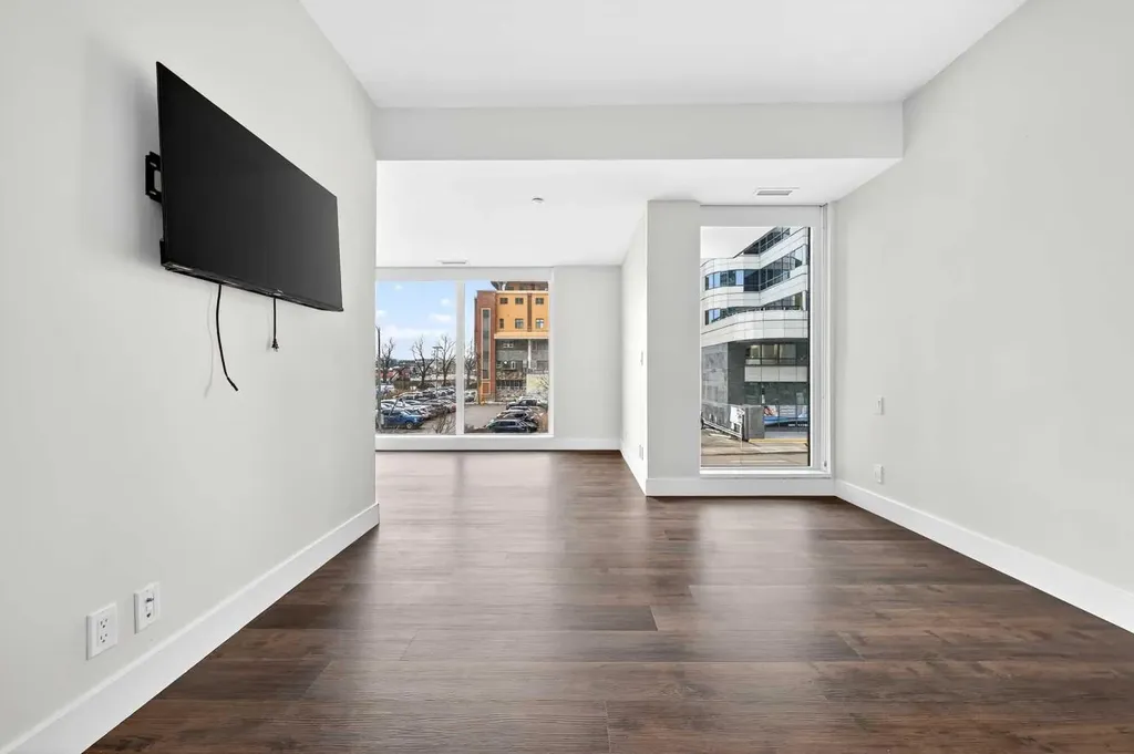 1025 5 Avenue SW Calgary AB T2P 1N4