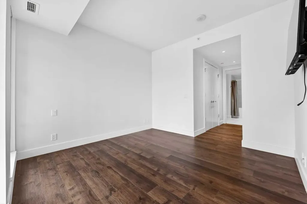 1025 5 Avenue SW Calgary AB T2P 1N4
