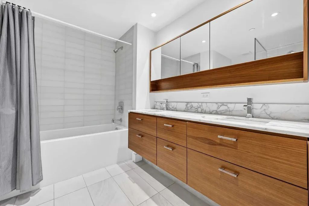 1025 5 Avenue SW Calgary AB T2P 1N4