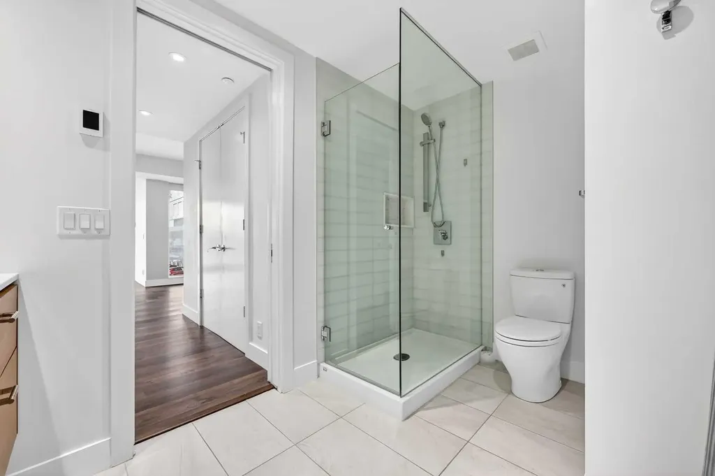 1025 5 Avenue SW Calgary AB T2P 1N4