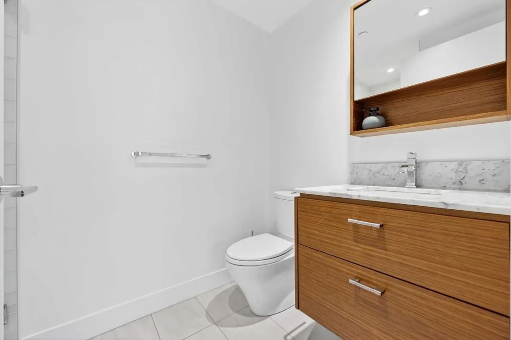 1025 5 Avenue SW Calgary AB T2P 1N4