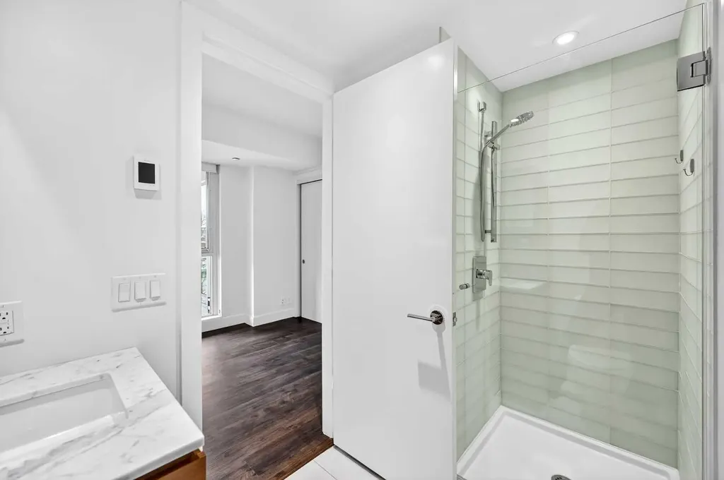 1025 5 Avenue SW Calgary AB T2P 1N4