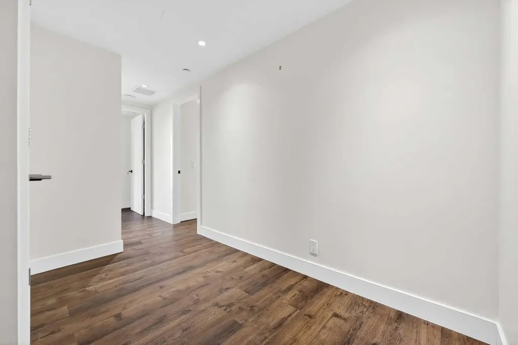 1025 5 Avenue SW Calgary AB T2P 1N4