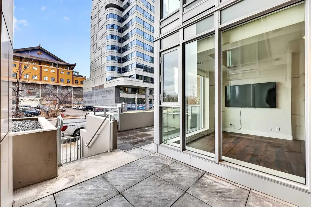 1025 5 Avenue SW Calgary AB T2P 1N4