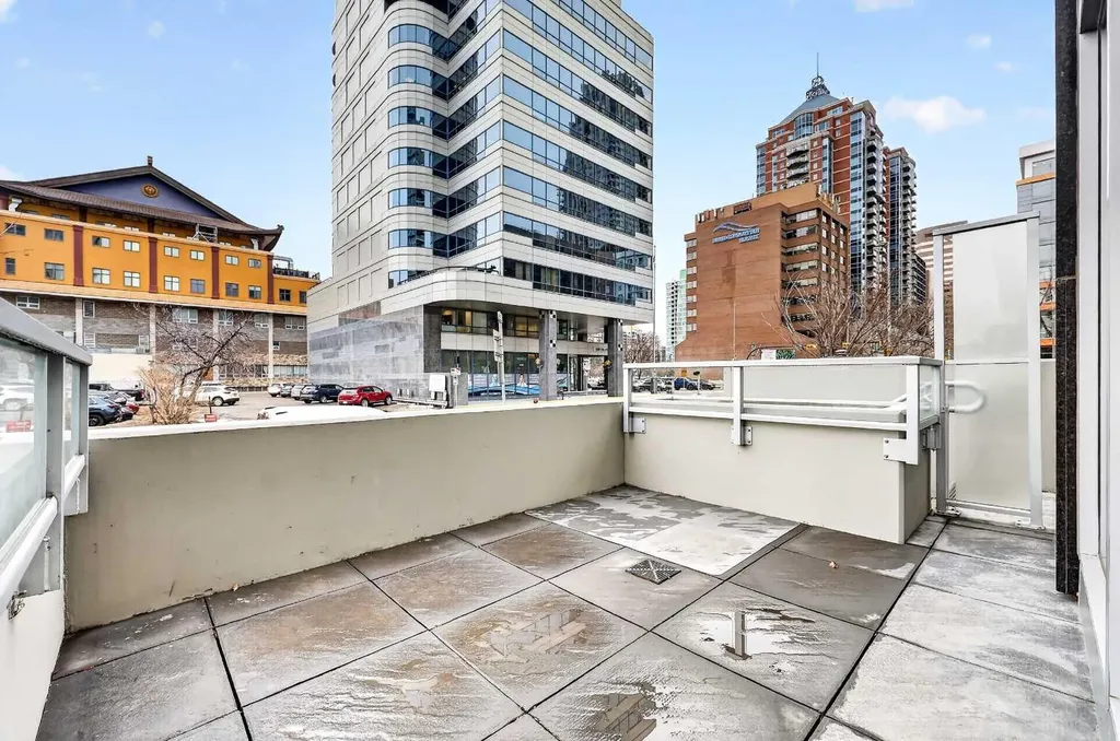 1025 5 Avenue SW Calgary AB T2P 1N4