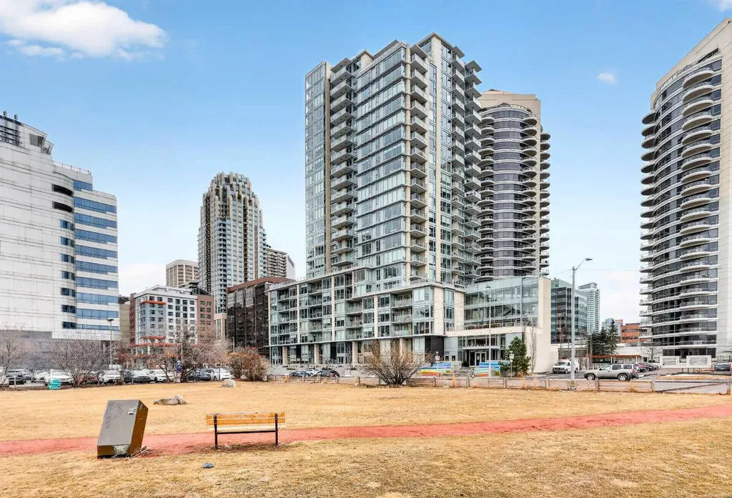 1025 5 Avenue SW Calgary AB T2P 1N4