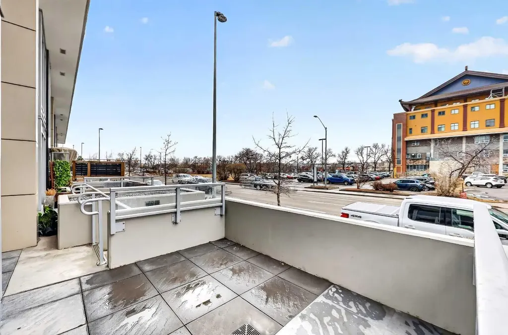 1025 5 Avenue SW Calgary AB T2P 1N4