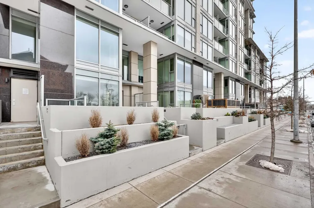 1025 5 Avenue SW Calgary AB T2P 1N4