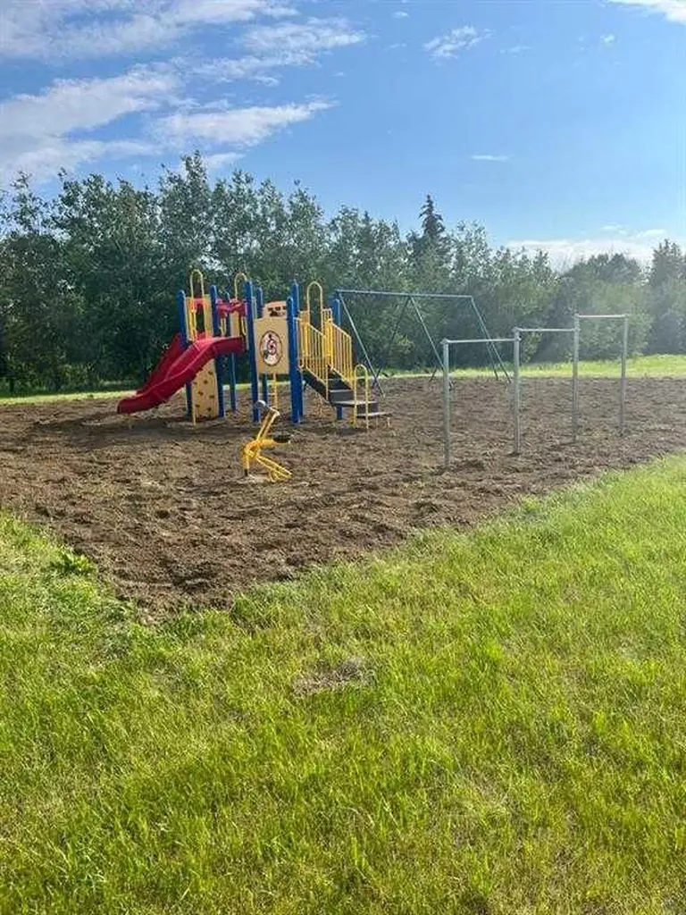 721022 Range Road 54 Clairmont AB T8X0G7
