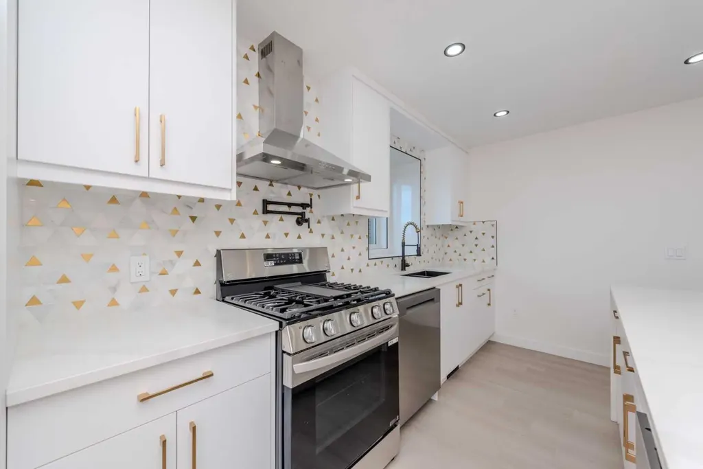 93 Coral Reef Crescent NE Calgary AB T3J 3Y4