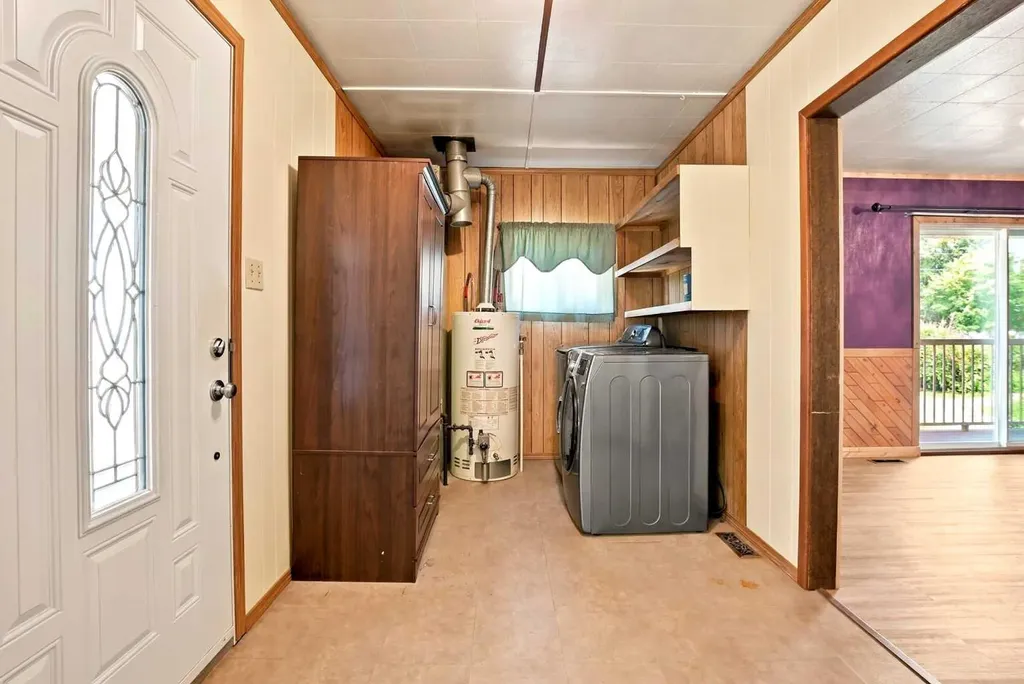 5220 53 Avenue Eckville AB T0M0M0