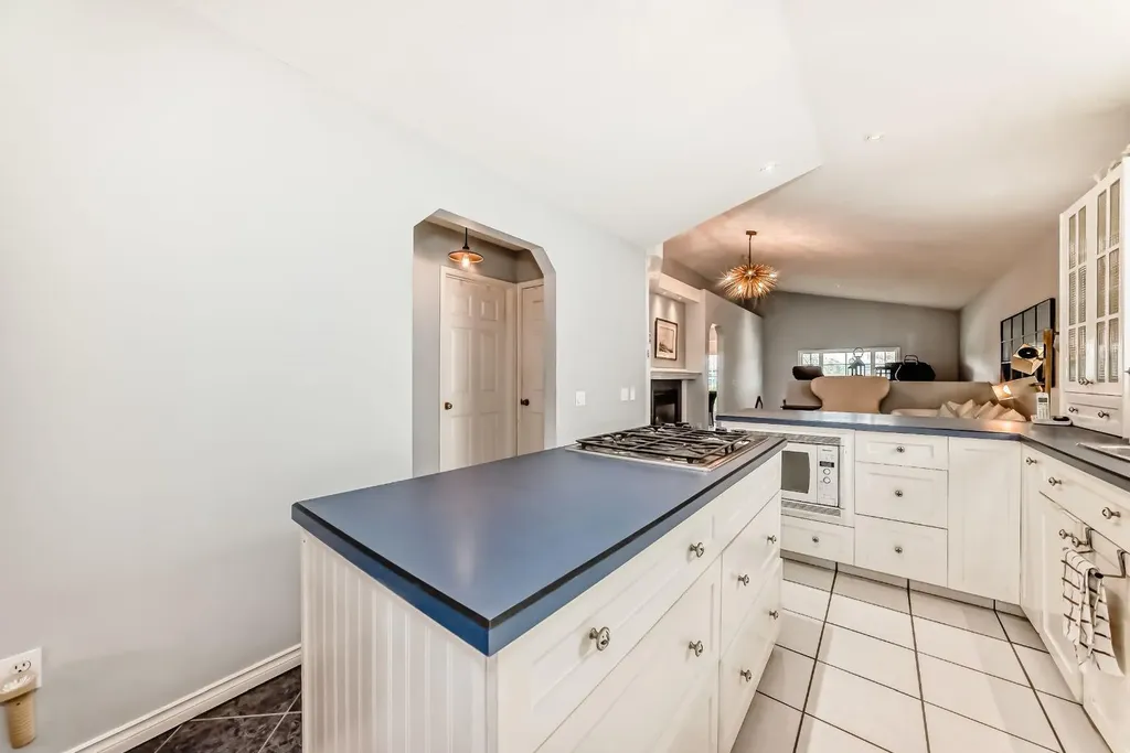 307 Mt Lorette Place SE Calgary AB T2Z 2L8