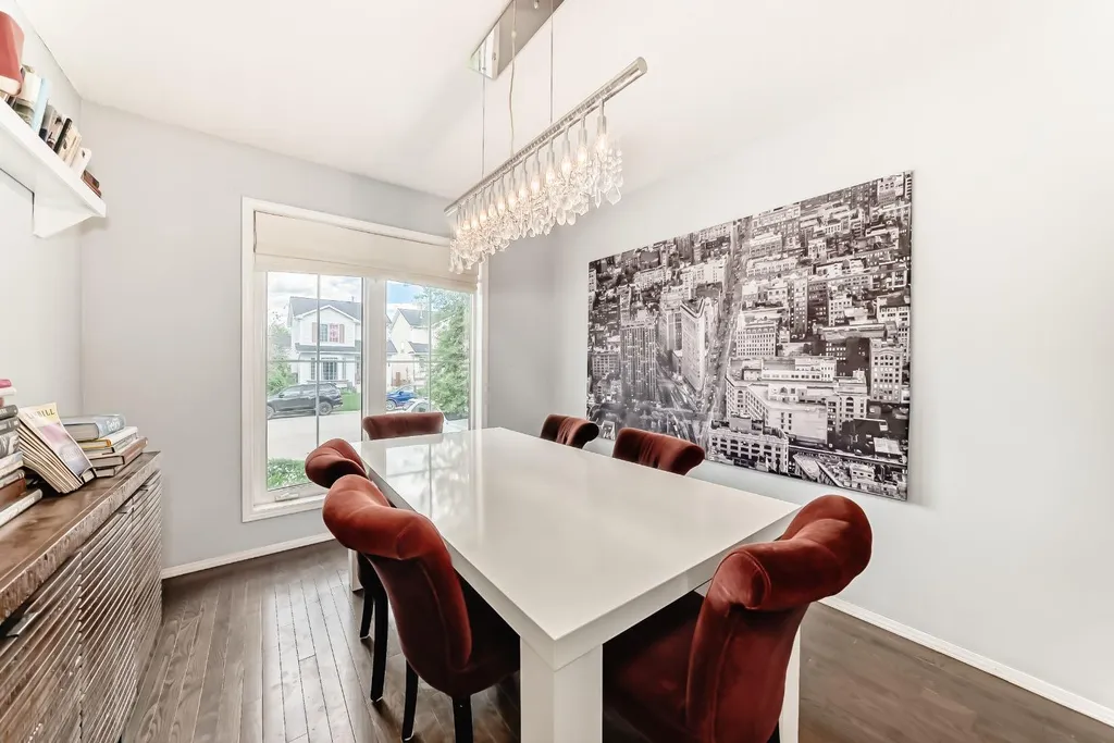 307 Mt Lorette Place SE Calgary AB T2Z 2L8