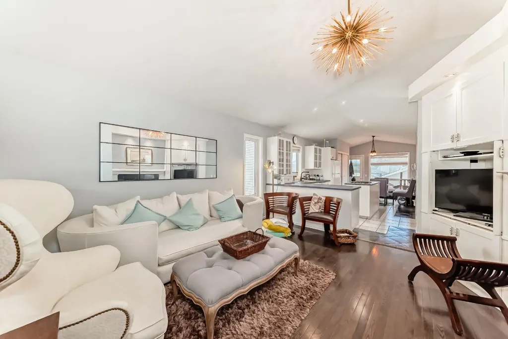 307 Mt Lorette Place SE Calgary AB T2Z 2L8