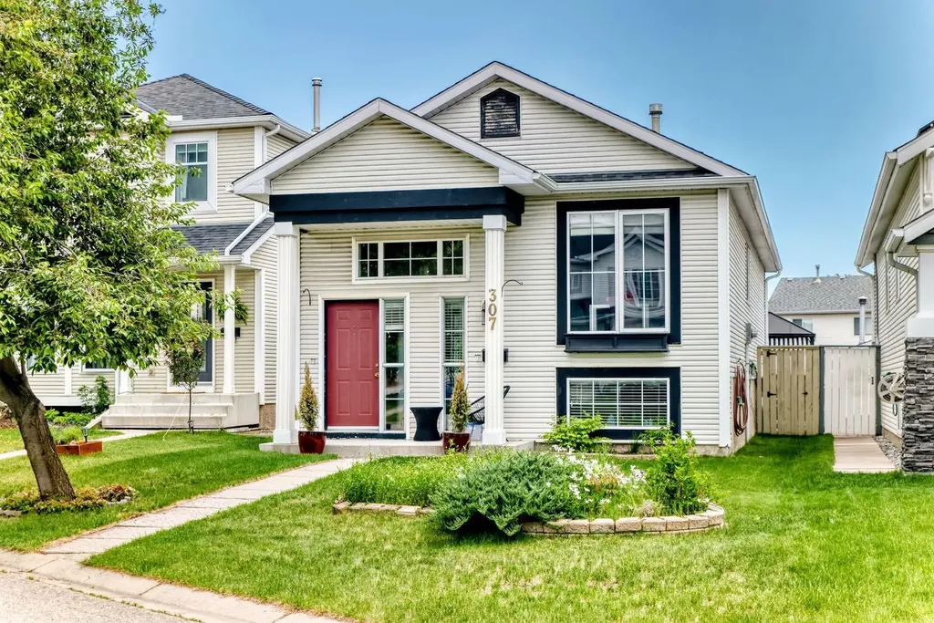 307 Mt Lorette Place SE Calgary AB T2Z 2L8