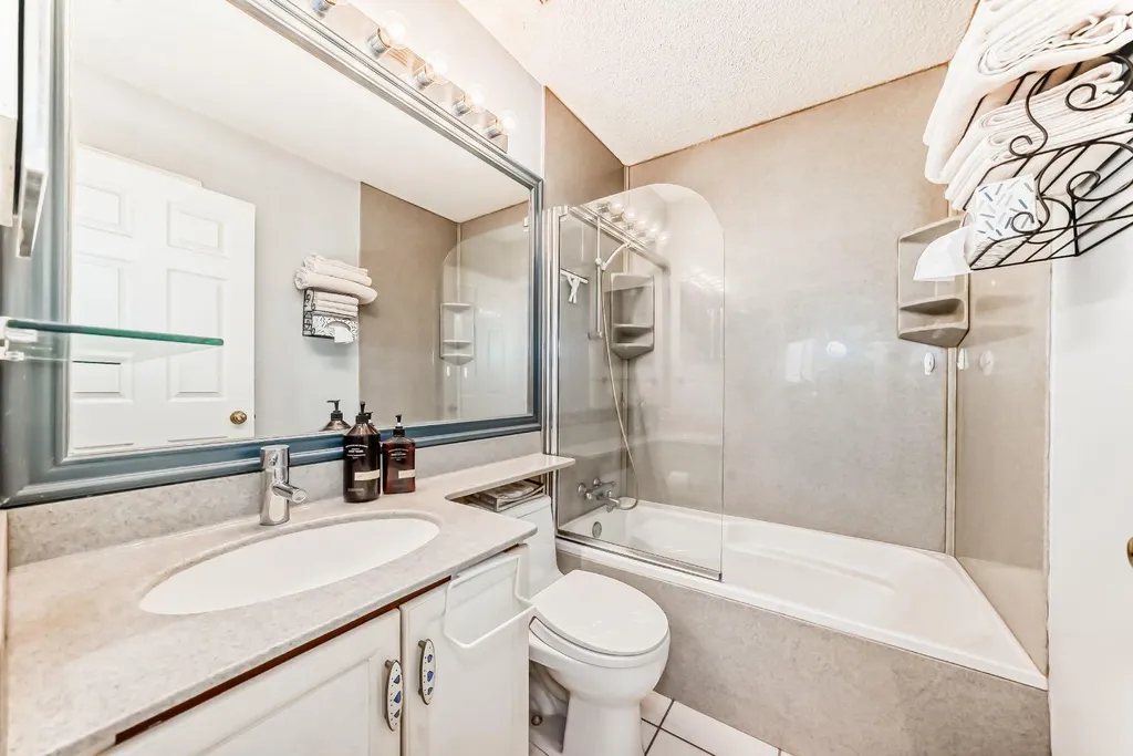307 Mt Lorette Place SE Calgary AB T2Z 2L8