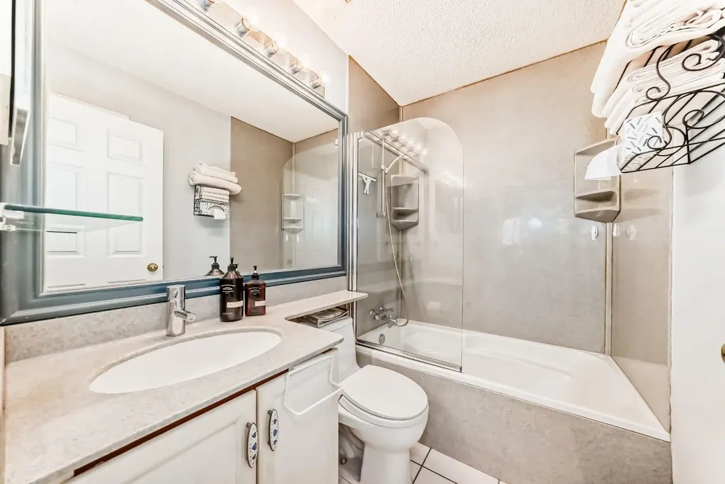 307 Mt Lorette Place SE Calgary AB T2Z 2L8