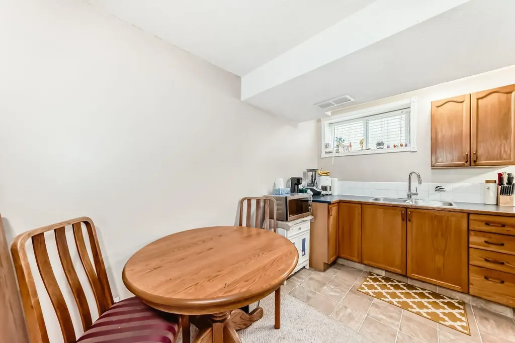 307 Mt Lorette Place SE Calgary AB T2Z 2L8