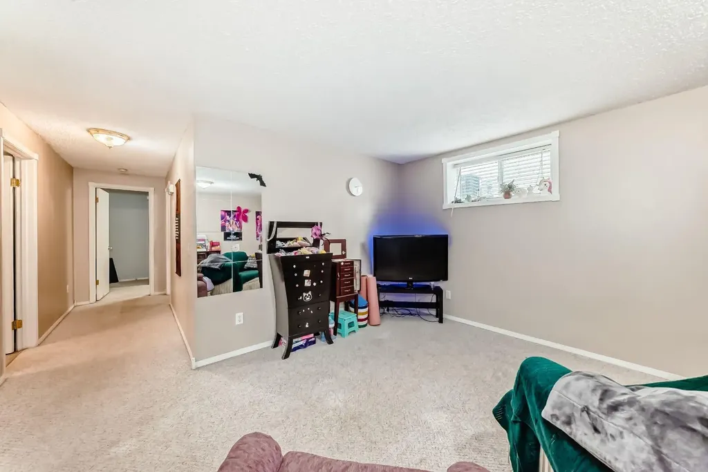 307 Mt Lorette Place SE Calgary AB T2Z 2L8