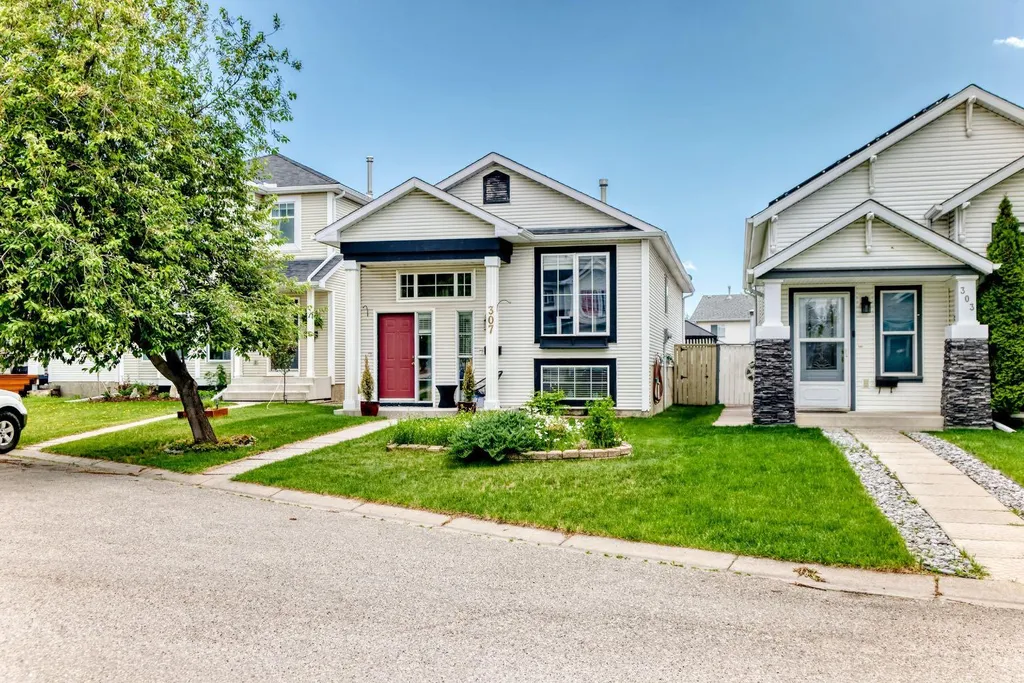 307 Mt Lorette Place SE Calgary AB T2Z 2L8