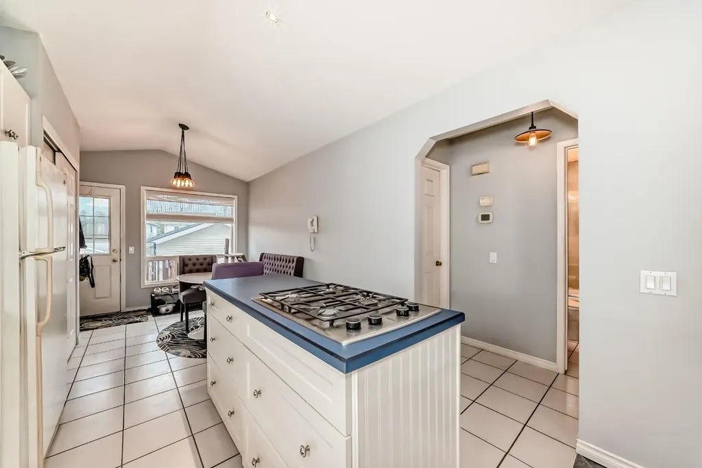 307 Mt Lorette Place SE Calgary AB T2Z 2L8