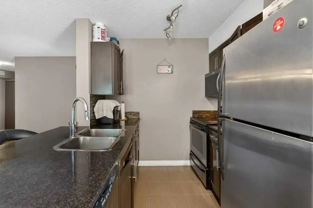 7210 80 Avenue NE Calgary AB T3J 0N7