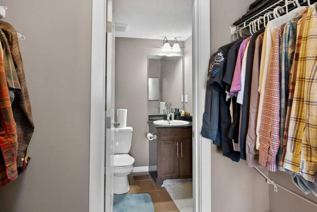 7210 80 Avenue NE Calgary AB T3J 0N7