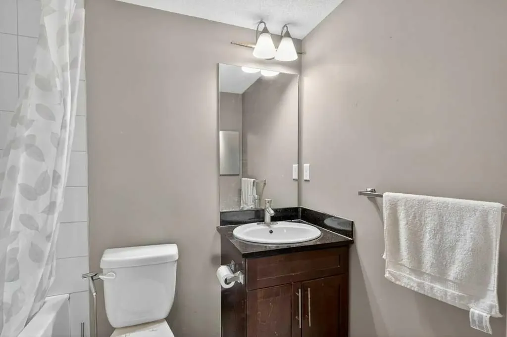 7210 80 Avenue NE Calgary AB T3J 0N7