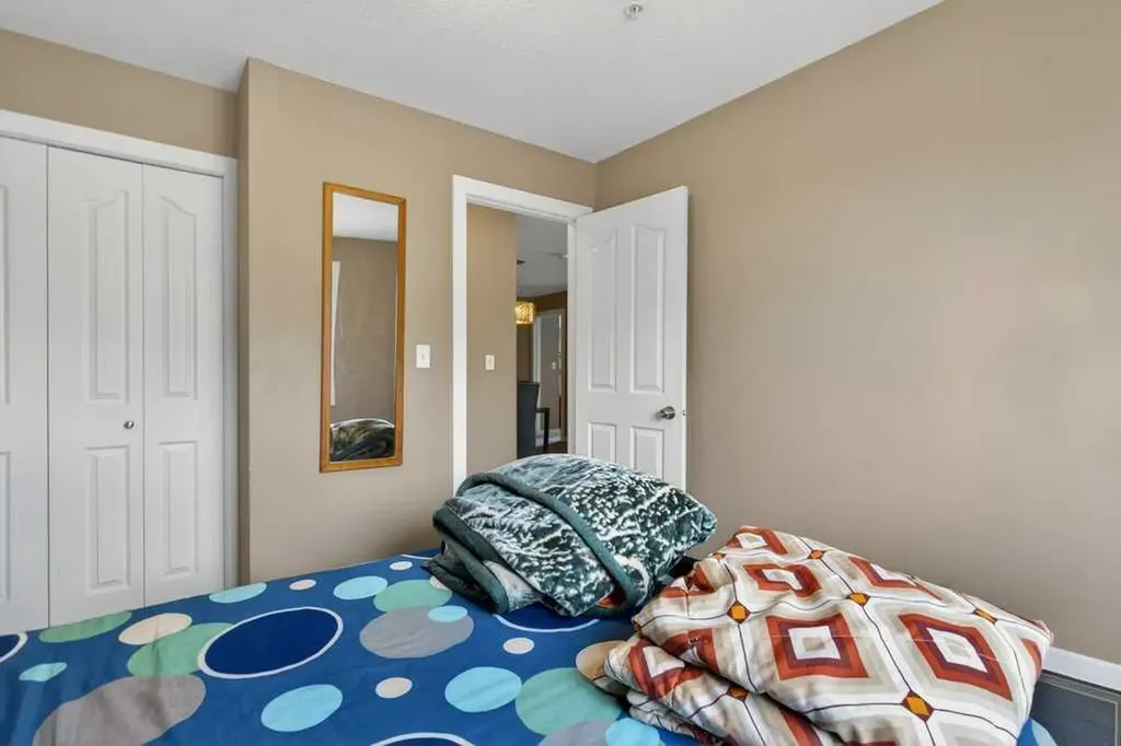 7210 80 Avenue NE Calgary AB T3J 0N7