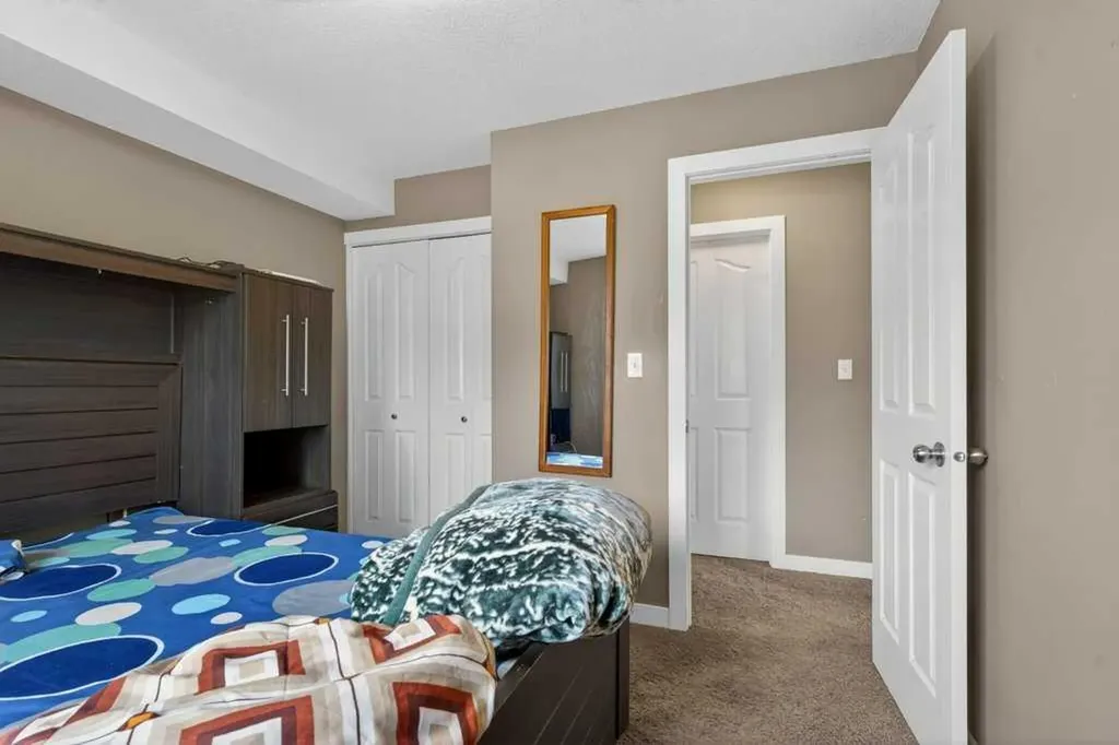 7210 80 Avenue NE Calgary AB T3J 0N7