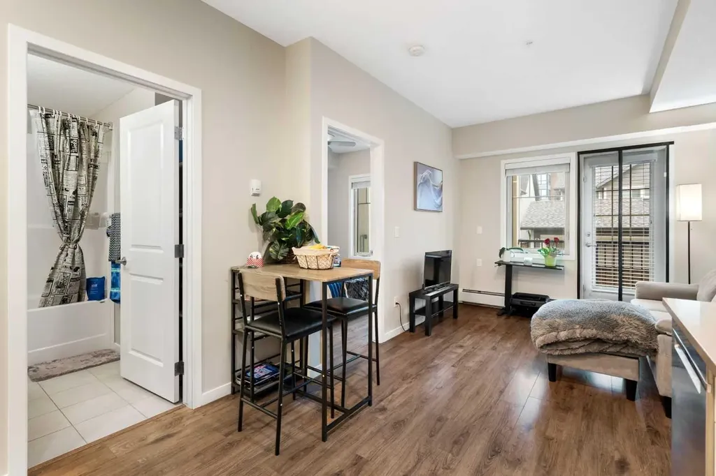 30 Mahogany Mews SE Calgary AB T3M 3H4
