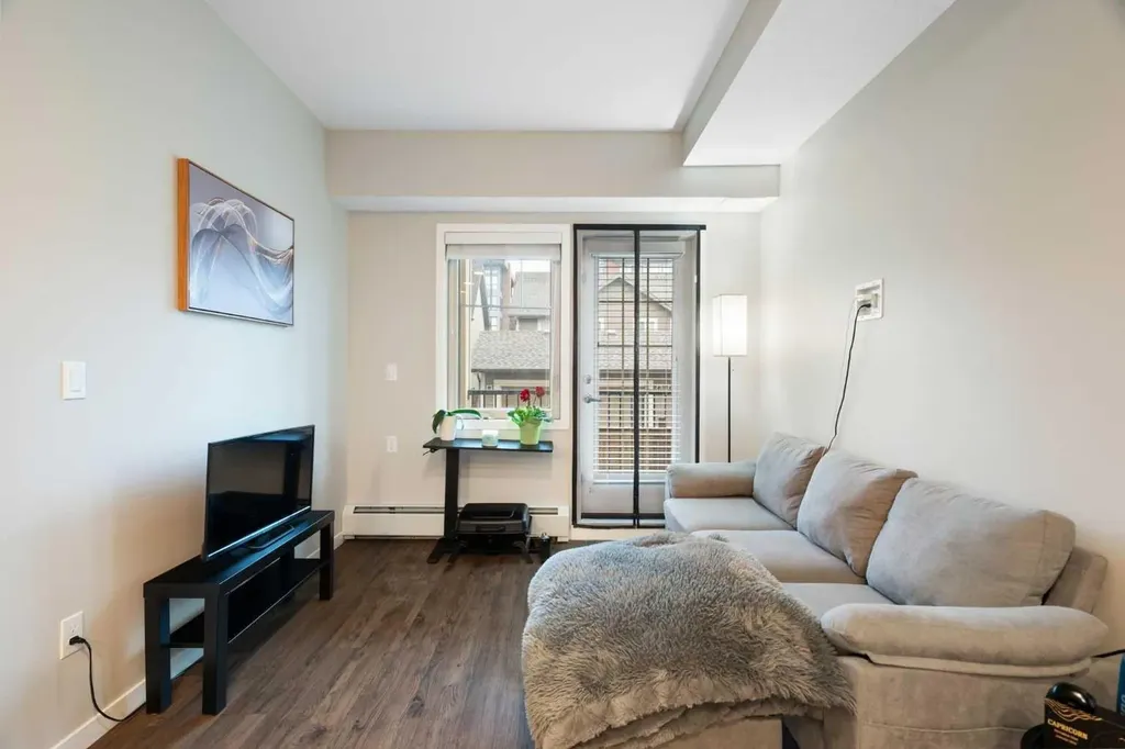 30 Mahogany Mews SE Calgary AB T3M 3H4