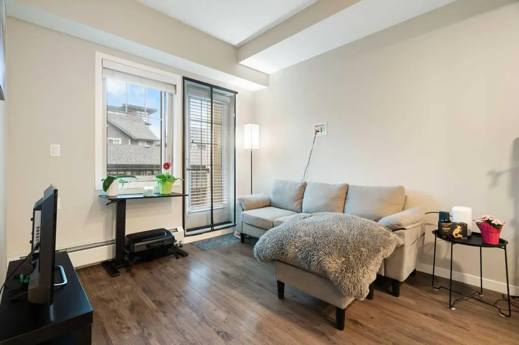 30 Mahogany Mews SE Calgary AB T3M 3H4