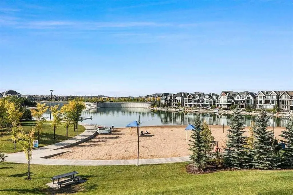 30 Mahogany Mews SE Calgary AB T3M 3H4