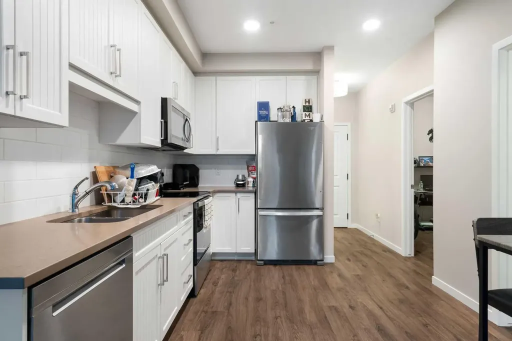30 Mahogany Mews SE Calgary AB T3M 3H4
