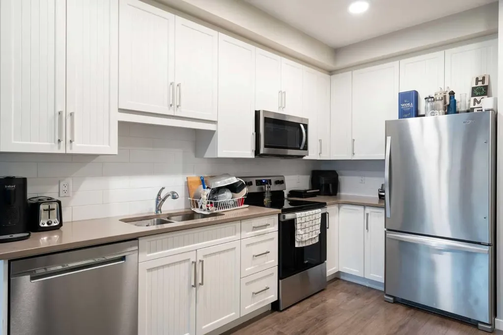 30 Mahogany Mews SE Calgary AB T3M 3H4