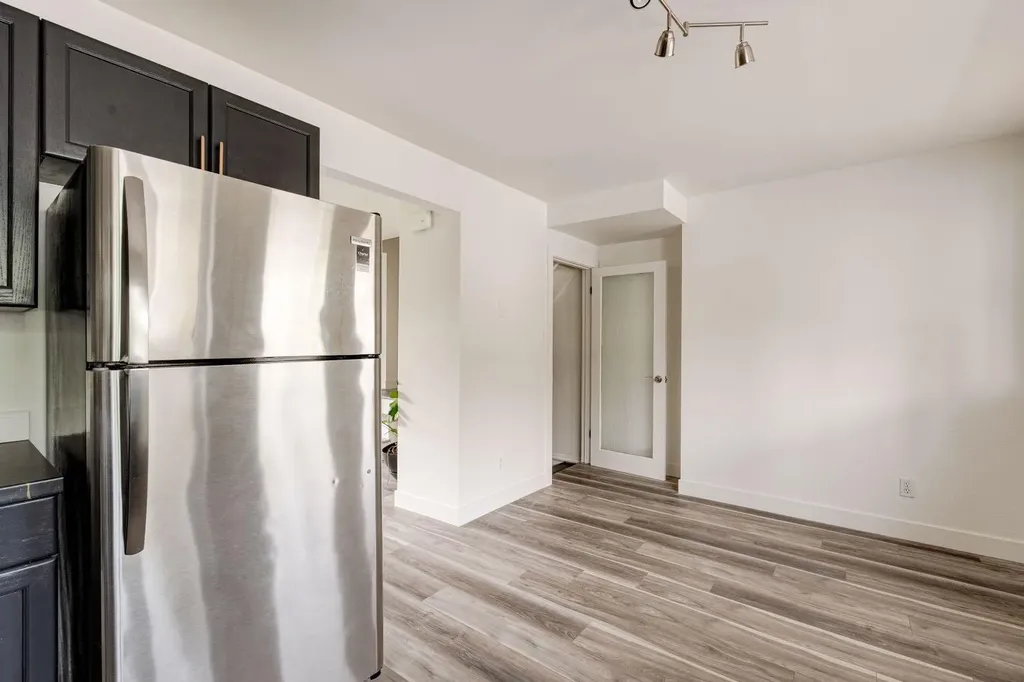 322 Killarney Glen Court SW Calgary AB T3E 7H4