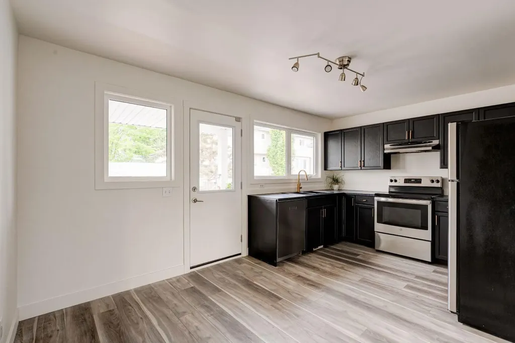 322 Killarney Glen Court SW Calgary AB T3E 7H4