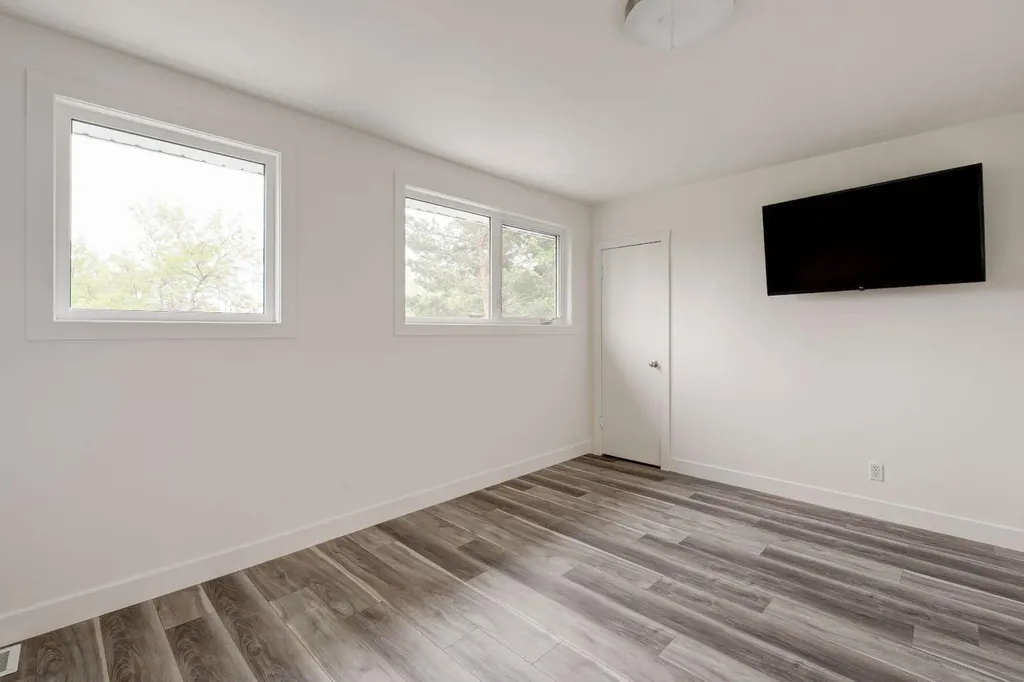 322 Killarney Glen Court SW Calgary AB T3E 7H4