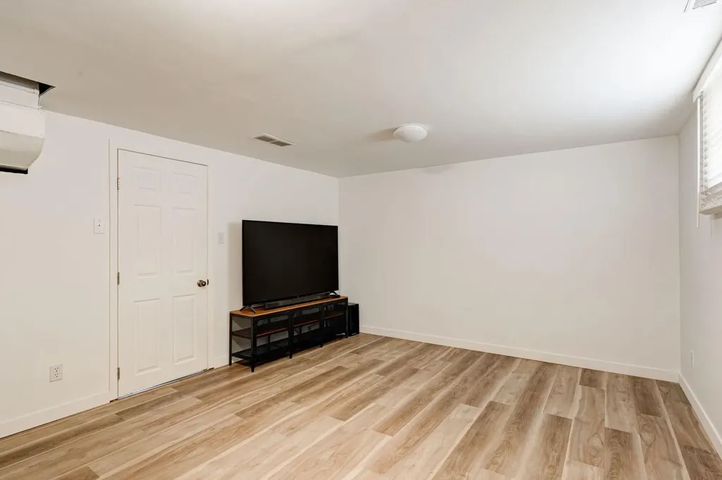 322 Killarney Glen Court SW Calgary AB T3E 7H4