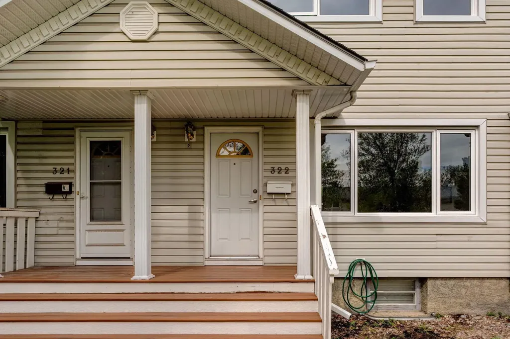 322 Killarney Glen Court SW Calgary AB T3E 7H4