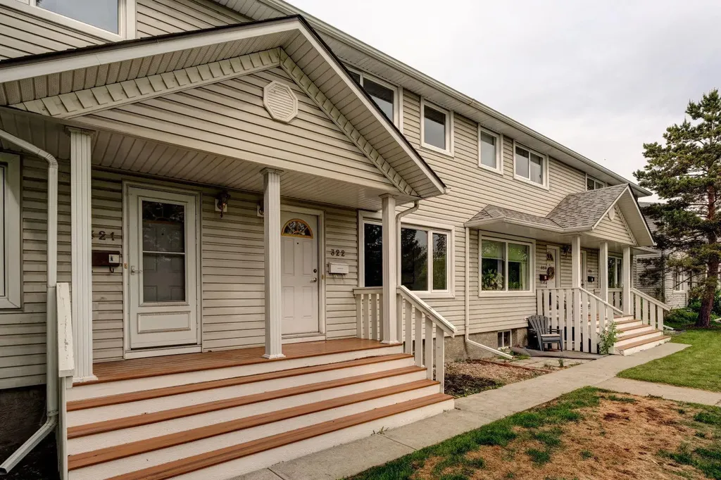 322 Killarney Glen Court SW Calgary AB T3E 7H4