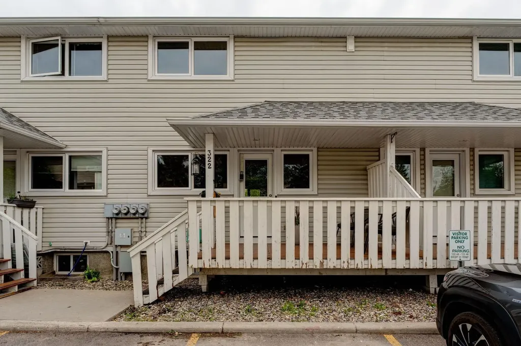 322 Killarney Glen Court SW Calgary AB T3E 7H4