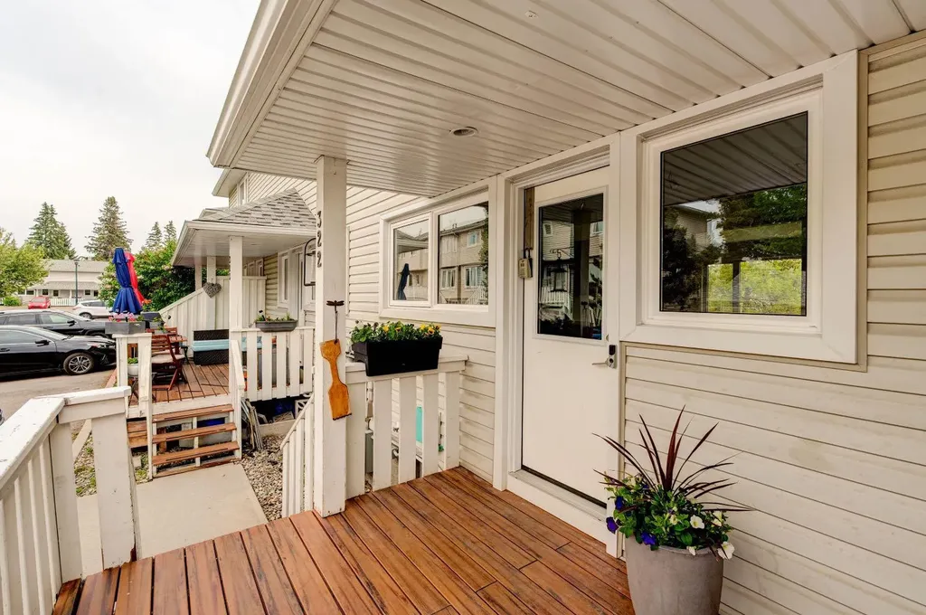 322 Killarney Glen Court SW Calgary AB T3E 7H4